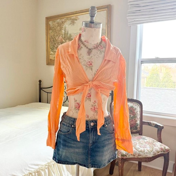 Tops - Y2K orange tie front blouse Love brand size medium